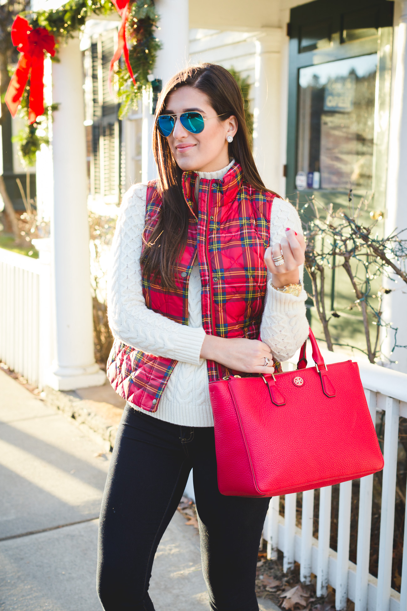 ivory turtleneck, tartan plaid vest, hunter tour packable boots, tory burch robinson pebbled multi tote, holiday style, holiday outfit ideas, christmas outfit, christmas decorations, woodstock vermont, plaid vest // grace wainwright from a southern drawl