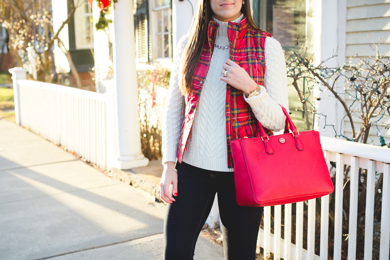 ivory turtleneck, tartan plaid vest, hunter tour packable boots, tory burch robinson pebbled multi tote, holiday style, holiday outfit ideas, christmas outfit, christmas decorations, woodstock vermont, plaid vest // grace wainwright from a southern drawl