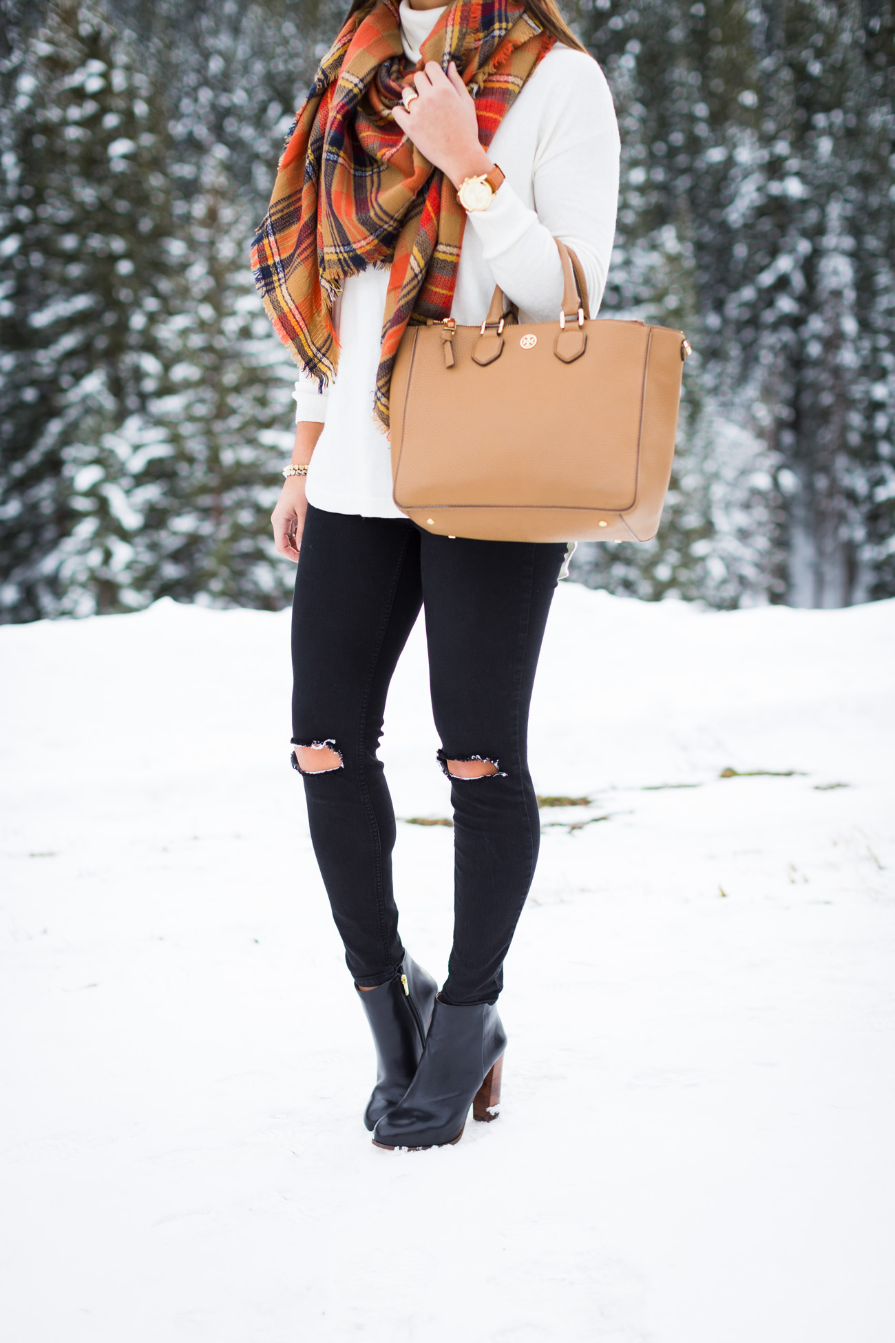 winter-outfit-turtleneck-blanket-scarf — bows & sequins