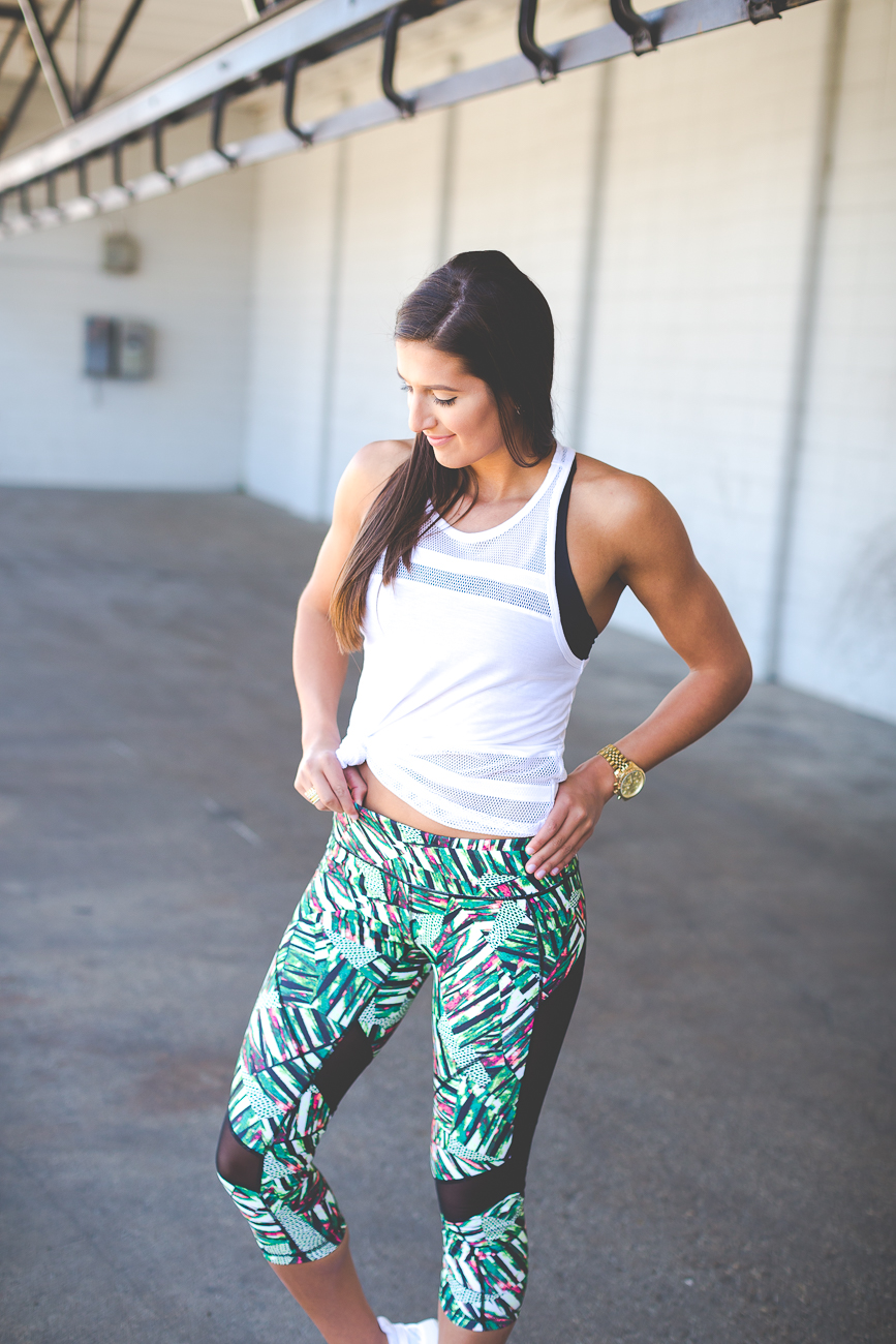 zella live in leggings, zella print leggings, zella crop leggings, print workout leggings, printed leggings, printed mesh workout leggings, mesh workout top, mesh activewear, daily workout routine, weekly workout routine, weekly nutrition, leg workouts, glute workout routine, nike juvenate sneaker // grace wainwright from a southern drawl