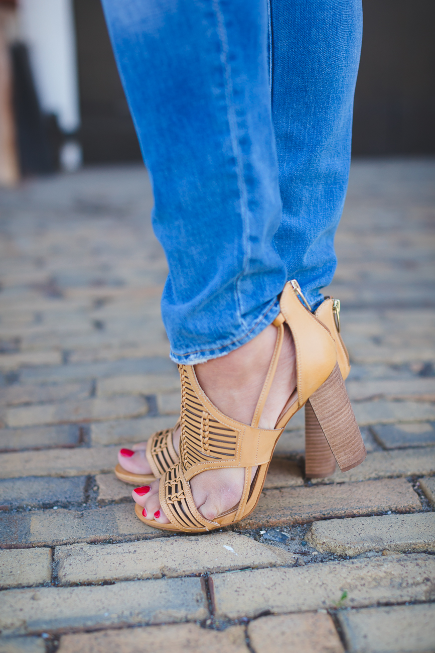 mar y sol capri tote, mar y sol capri woven tote, stripe straw tote, eyelet tunic, free people tunic, free people eyelet top, blank denim distressed jeans, blanknyc distressed jeans, nordstrom eyelet top, spring fashion, spring style, spring trends, vince camuto sandals, mar y sol tote, stripe pom tote // grace wainwright from a southern drawl