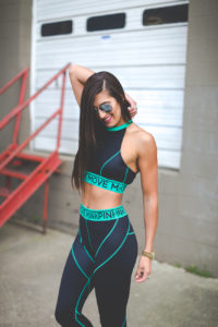 minkpink activewear, crop top activewear, crop top minkpink, strappy sports bra, athleisure, workout outfit, workout style, activewear style, weekly workout routine, daily workout routine, leg routine, arm routine, leg exercises, glute exercises, nike juvenate sneakers, fitness outfit, fitspo, fitspiration, fit lifestyle, female bodybuilding routine // grace wainwright a southern drawl