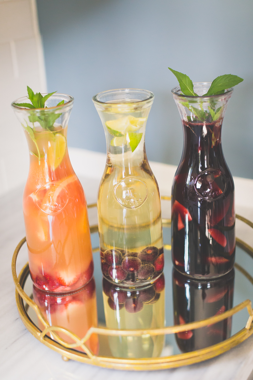 wine gifts, healthy sangria recipes, low calories sangria recipes, low calories cocktails, healthy cocktail recipes, healthy cocktails, white wine sangria, white sangria, healthy rose spritzer recipe, fourth of july cocktail recipes, healthy fourth of july recipes, healthy fourth of july sangria recipes, low calorie fourth of july cocktails // grace wainwright a southern drawl