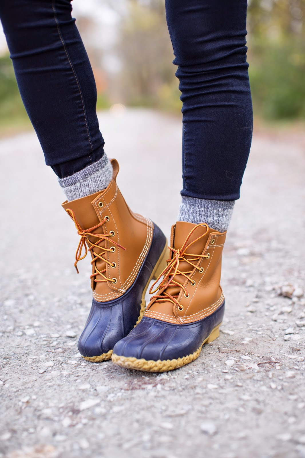 navy bean boots, navy duck boots, preppy duck boots, thick wool socks, preppy duckboots, fall style, fall fashion, fall style inspiration, a southern drawl fall outfits, cute fall outfits, preppy fall outfits, southern fashion blogger // grace wainwright a southern drawl