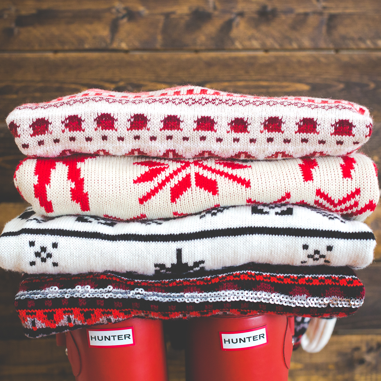 holiday gift ideas, fair isle sweater, hunter boots, christmas decorations, christmas gift ideas, holiday gift guide, christmas presents, the holiday shop, what to buy for christmas // grace wainwright a southern drawl