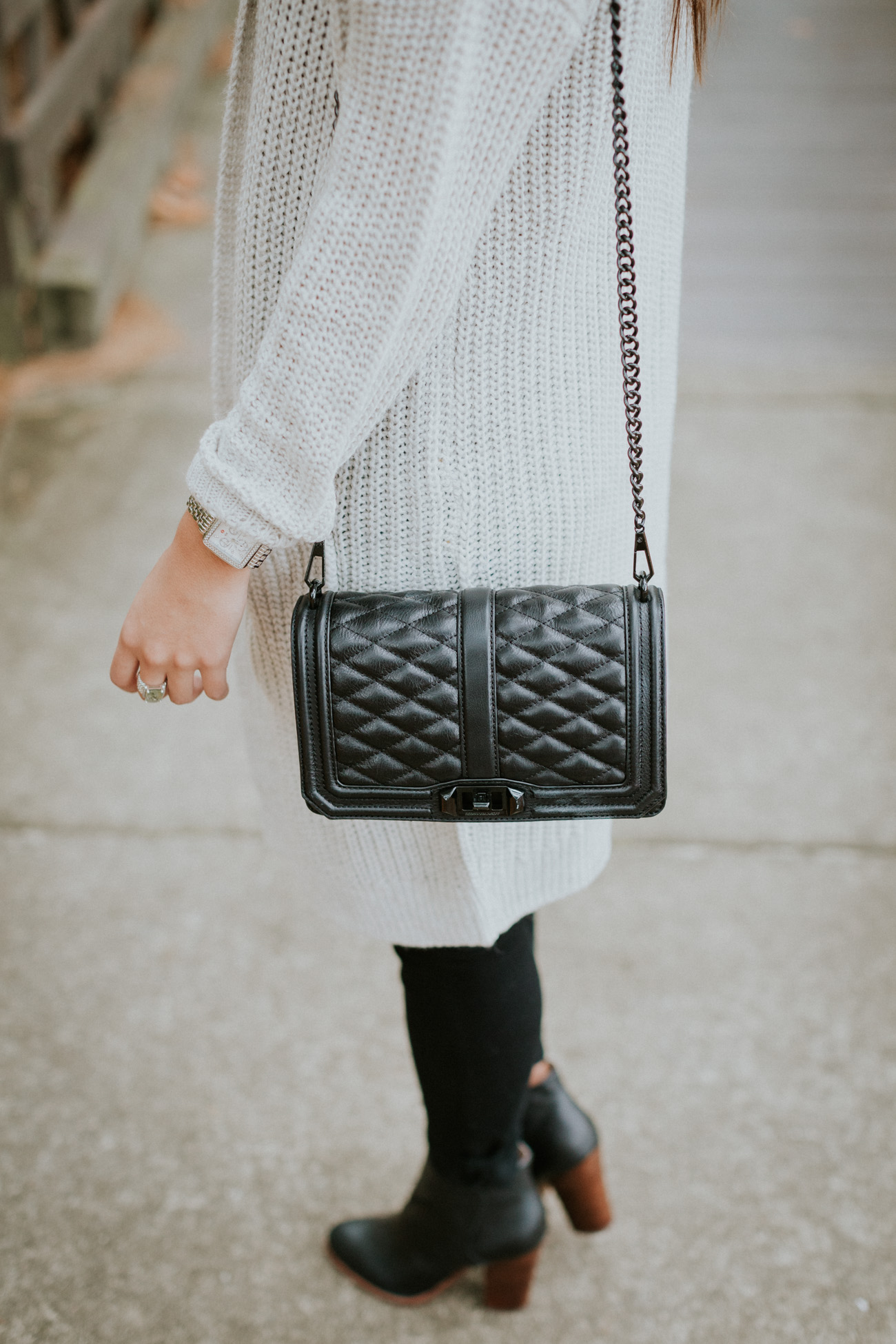 long gray cardigan, black quilted bag, black quilted crossbody bag, black distressed skinny jeans, choker necklace, halogen black booties, fall style, fall outfit, fall fashion, nordstrom fall accessories, nordstrom accessories, long cardigan, waterfall cardigan // grace wainwright a southern drawl