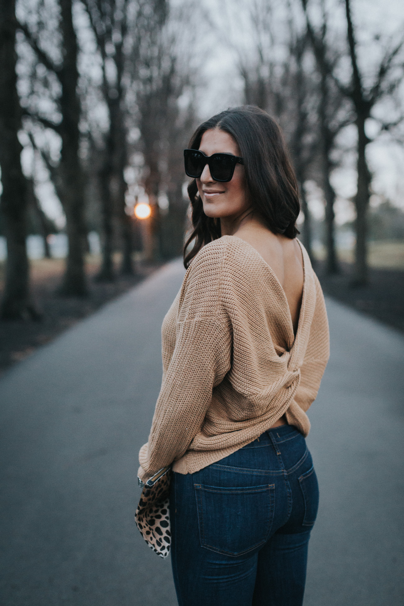 twist sweater, backless sweater, neutral sweater, free people busted skinny jeans, hinge booties, affordable booties, busted distressed skinny jeans // grace wainwright a southern drawl