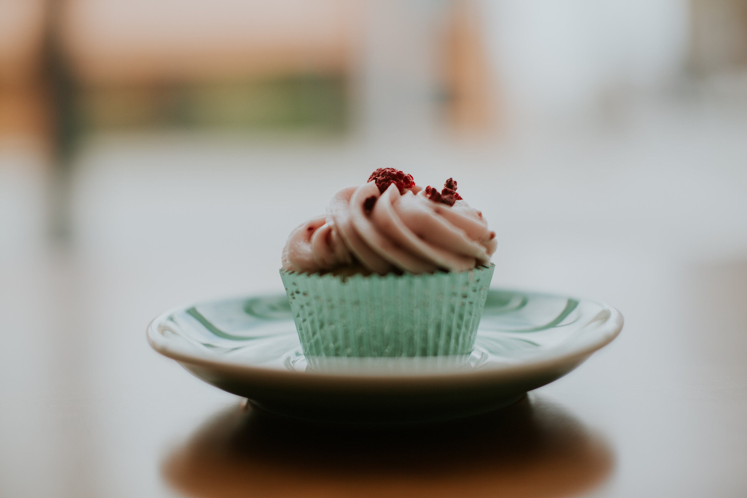 casual everyday outfit, allbirds wool runners, allbirds sneakers, j.crew stripe linen shirt, white distressed skinny jeans, distressed yankees baseball cap, press coffee shop louisville, louisville coffee shops, kentucky blogger, kentucky coffee shops, casual style, casual outfit // grace wainwright a southern drawl