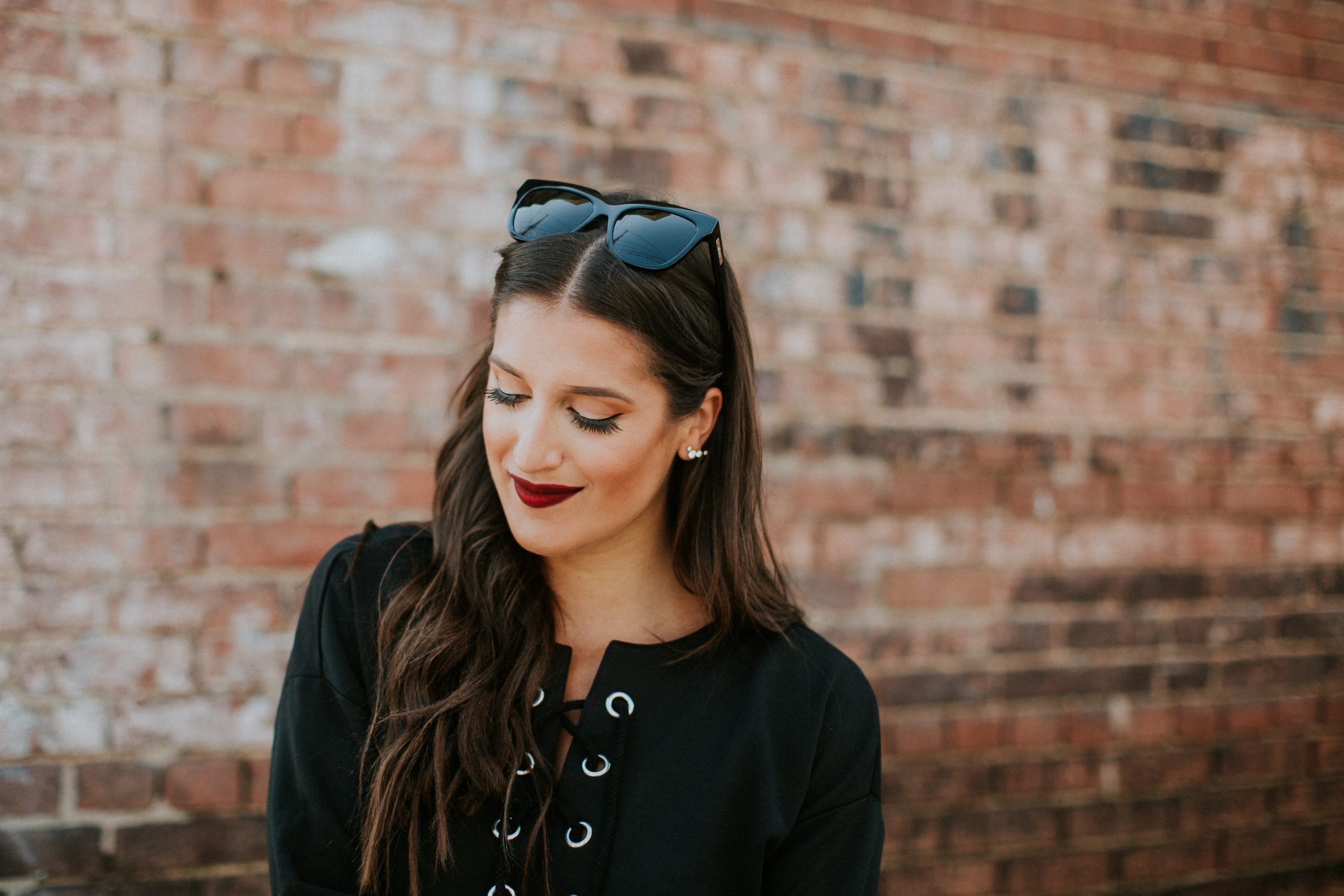 lace up sweatshirt, high waist jeans, levi jeans, mile high jeans levis, steve madden carrson sandal, fall style, fall outfit ideas, fall fashion, fall inspiration // grace wainwright a southern drawl