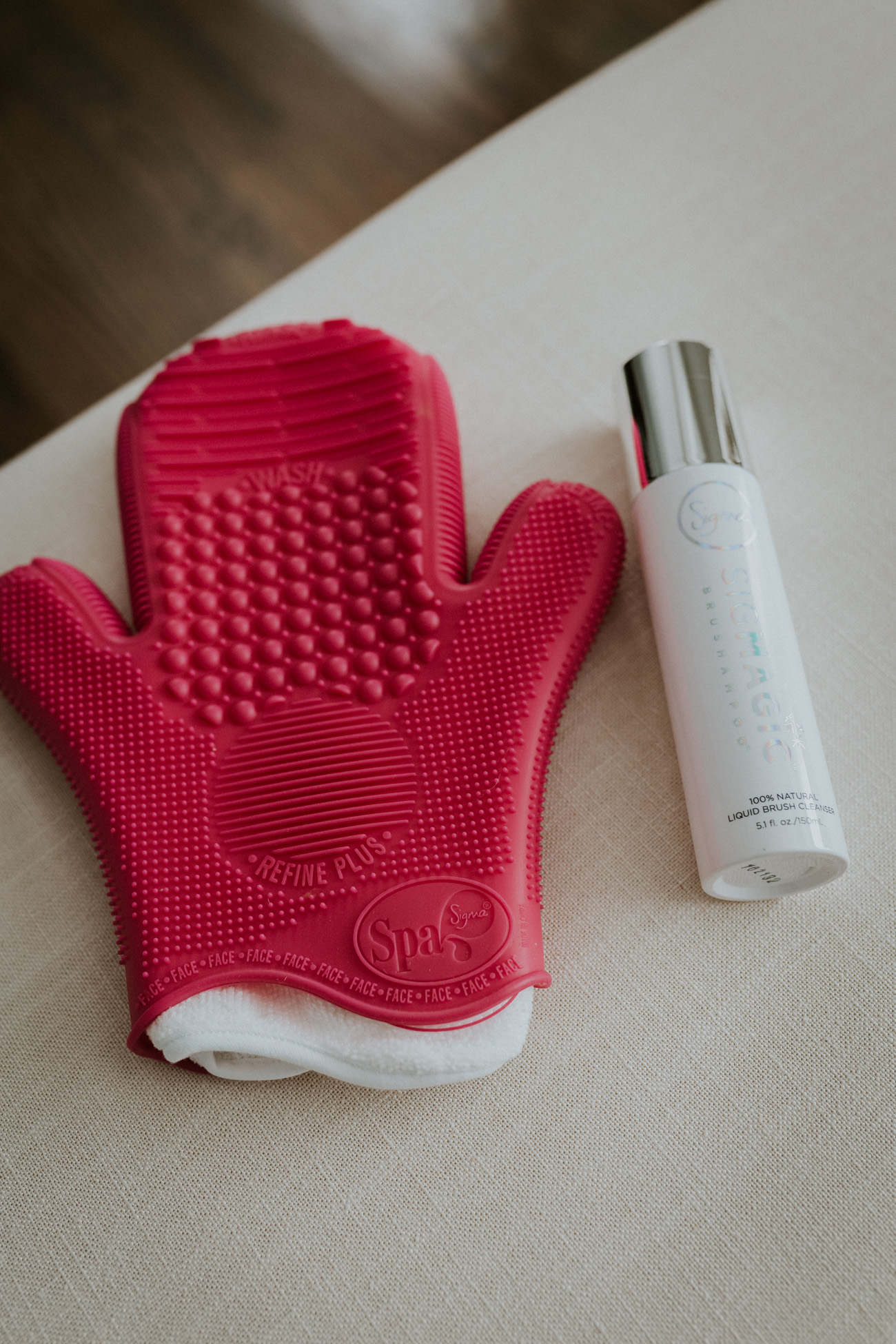 sigma beauty fall favorites, sigma beauty items, sigma beauty makeup, sigma beauty lipstick, sigma beauty makeup brushes, sigma beauty brush cleaner, fall makeup looks, fall makeup style, fall makeup products // grace wainwright a southern drawl