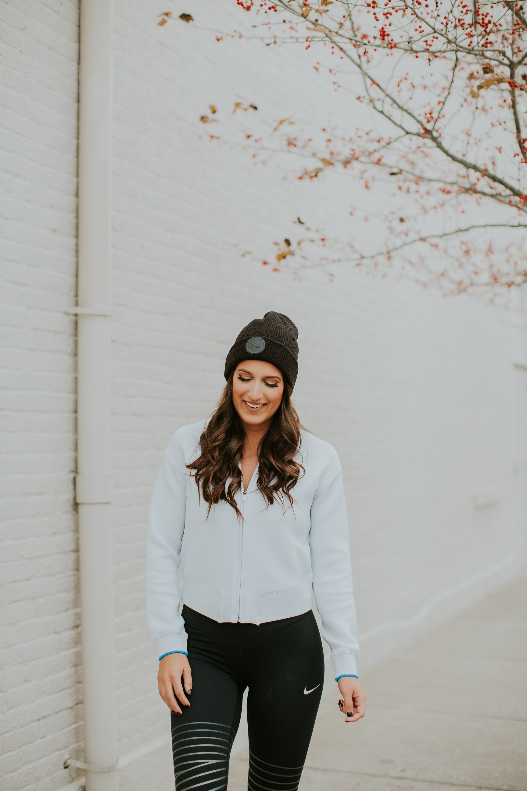 nike gift guide, nike activewear, nike air presto sneaker, nike holiday gift guide, christmas gift guide, nike beanie, nike hat, nike jacket, nike epic lux leggings, nike athleisure, a southern drawl fitness, fitspiration, leg workout guide // grace wainwright a southern drawl