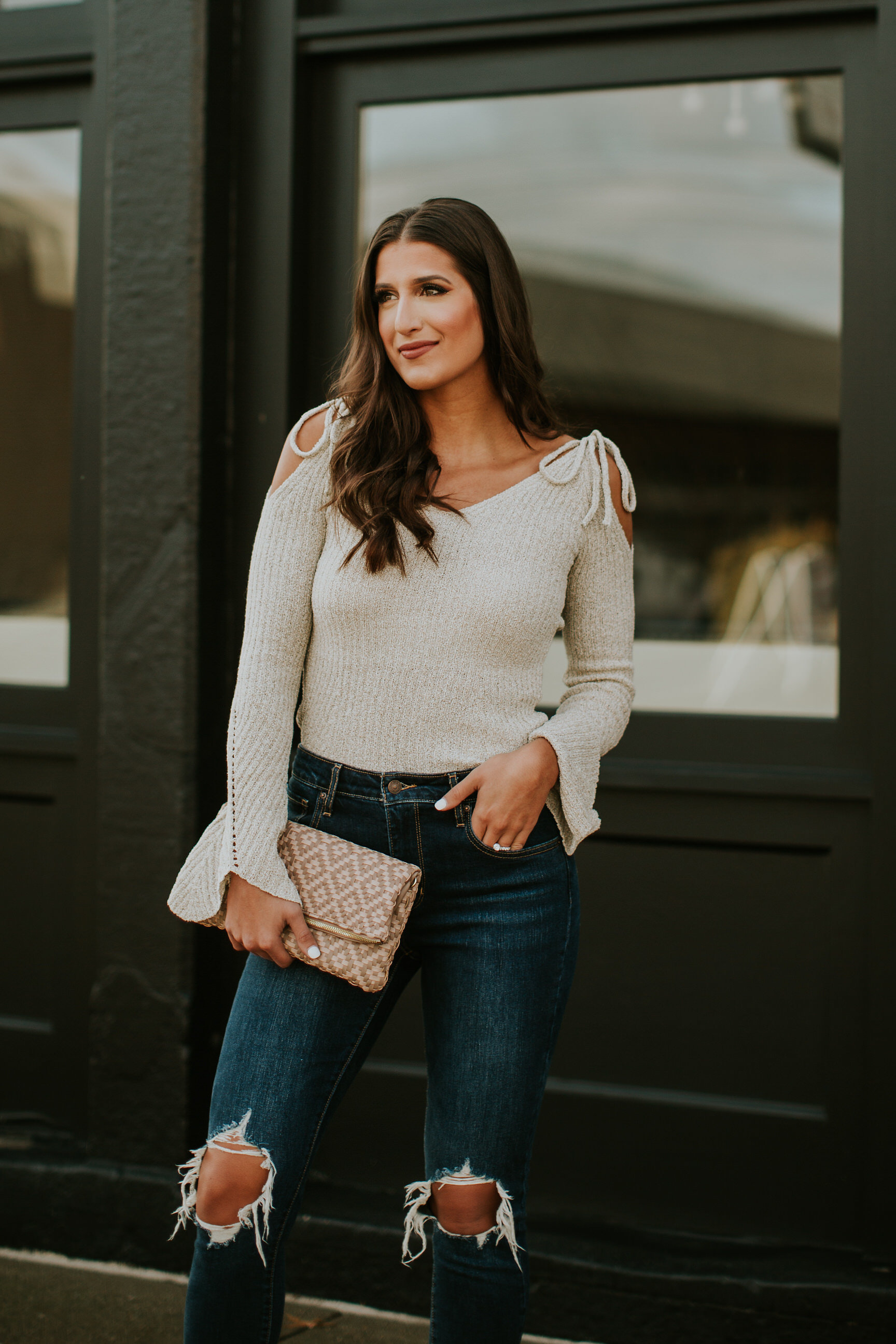 cold shoulder sweater, lilly pulitzer clutch, lilly pulitzer ibiza clutch, levis jeans, levis 721 high rise skinny jeans, cold shoulder top, cold shoulder sweaters, spring style, spring fashion, affordable outfit, affordable spring outfit // grace wainwright a southern drawl