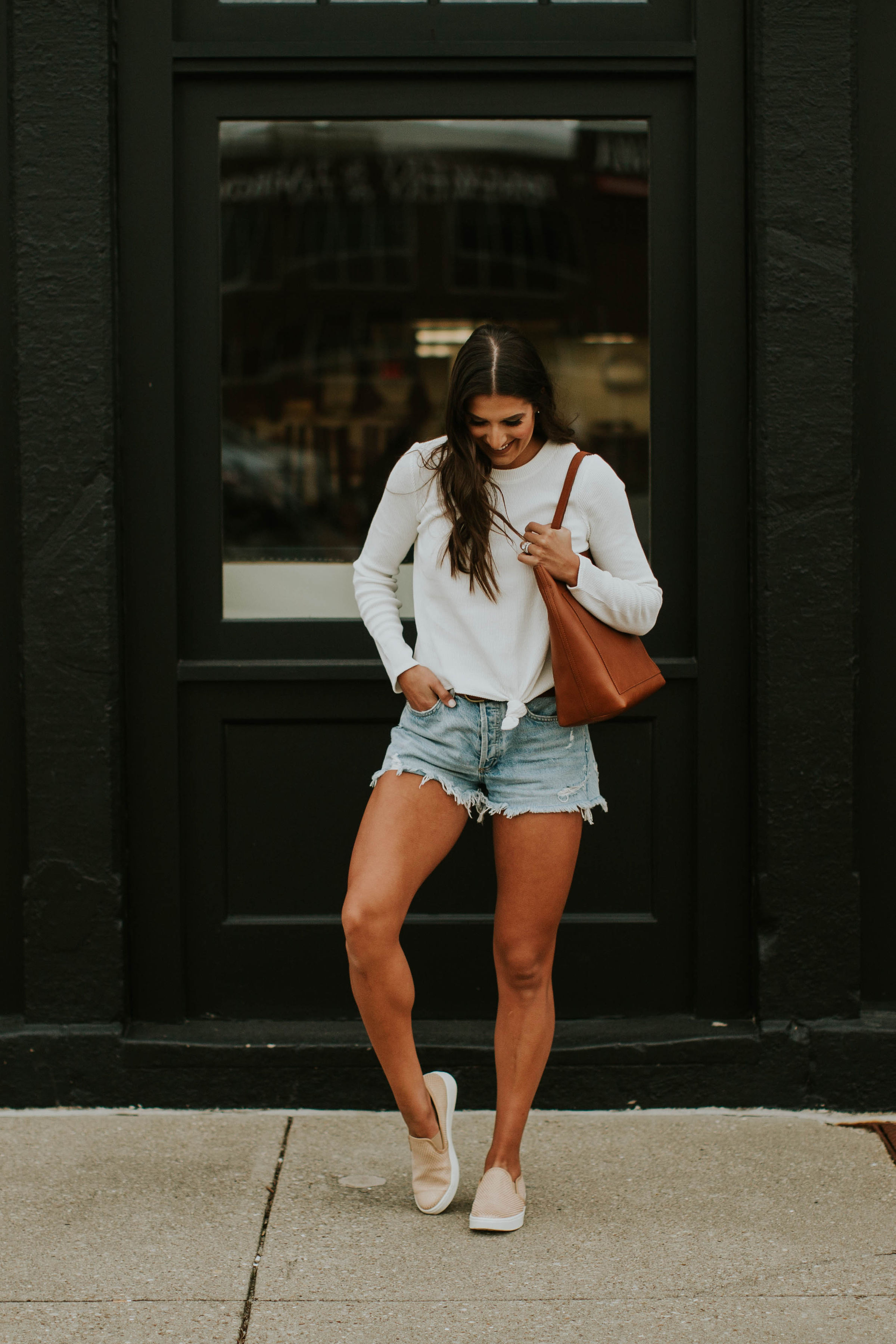 knotted top, denim cutoffs, cutoff shorts, knotted front tie top, madewell top, madewell style, slip on sneakers, vince sneakers, madewell transport tote // grace white a southern drawl
