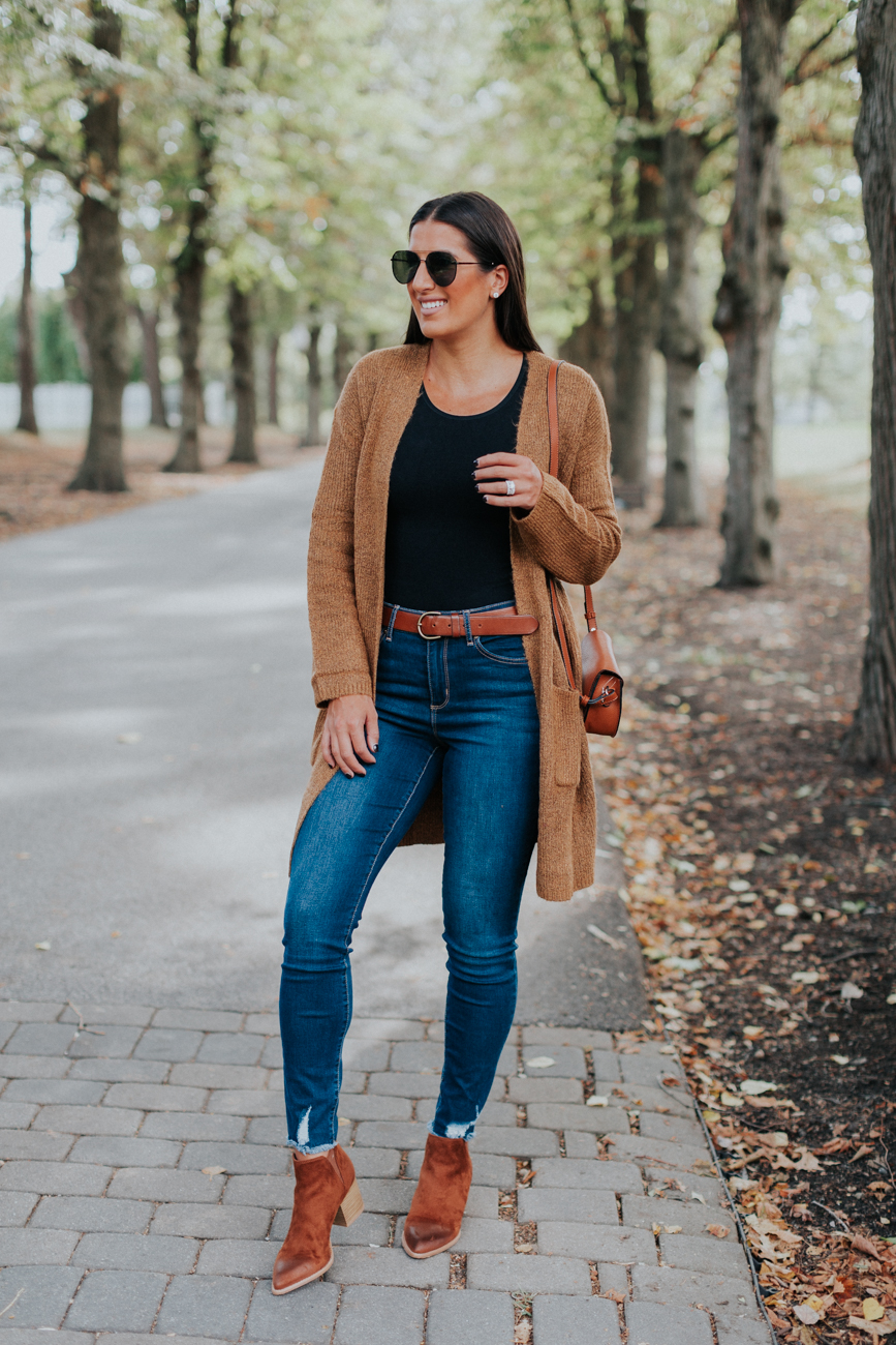 cozy cardigan, affordable fashion, walmart style, walmart fashion, high waisted jeans, affordable jeans, fall outfit // grace white a southern drawl